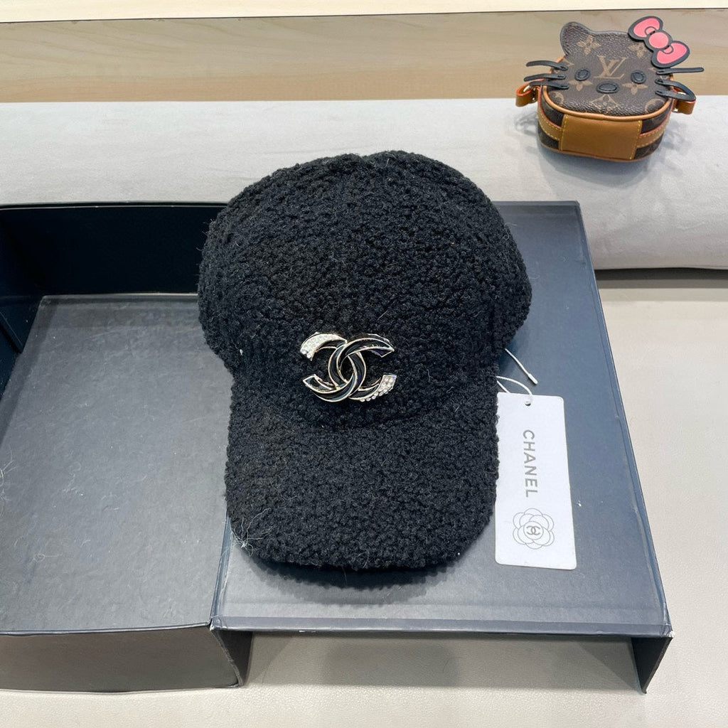 BASEBALL HAT IN BLACK LAMB FUR 424253