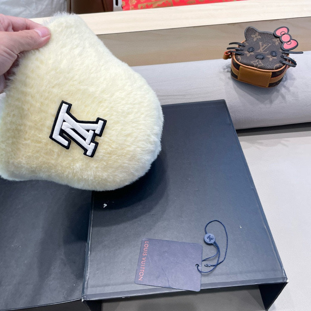 BUCKET HAT IN CREAM BEIGE RABBIT FUR 426225