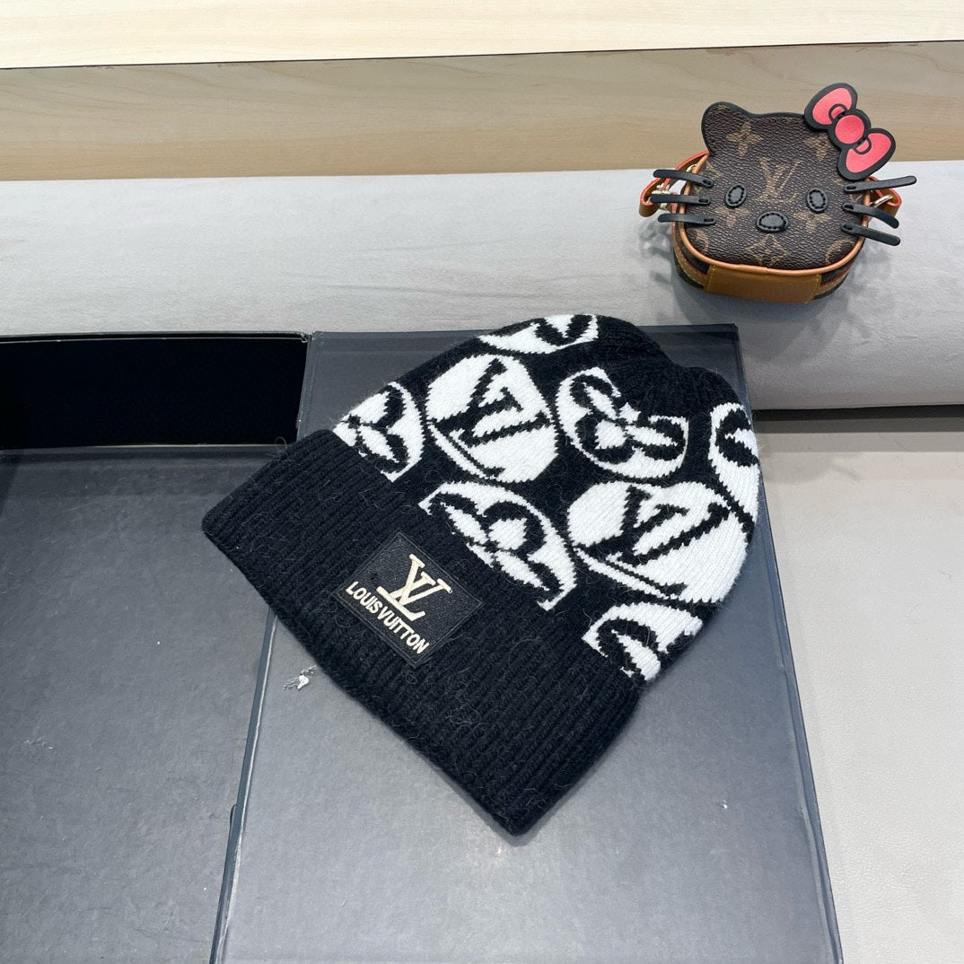 KNITTED BEANIE HAT IN BLACK MIX WHITE WOOL AND RABBIT FUR 426245