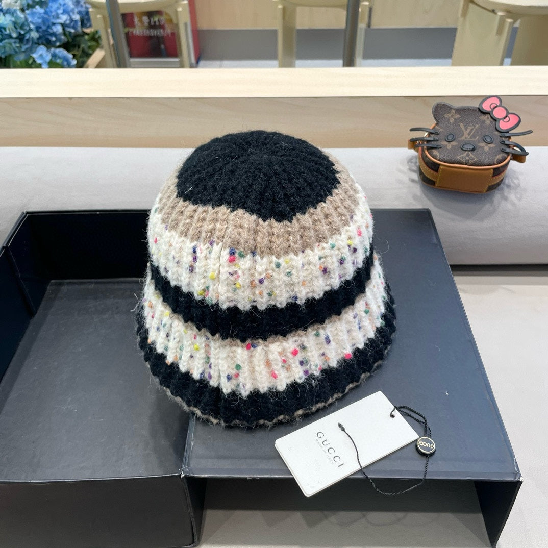 STRIPED KNITTED BUCKET HAT COLORFUL 428100