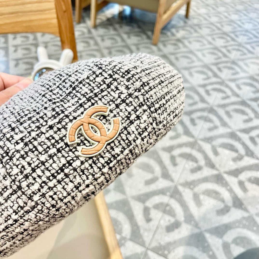 BERET HAT IN BLACK MIX WHITE WOOL TWEED 430011