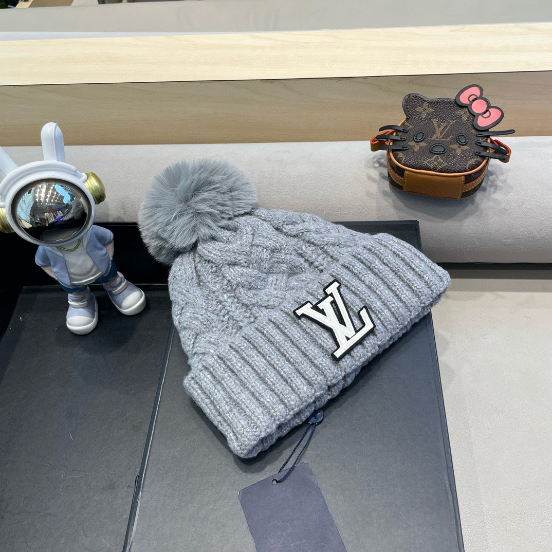 KNITTED BEANIE HAT IN GRAY WOOL AND LAMB FUR 430046