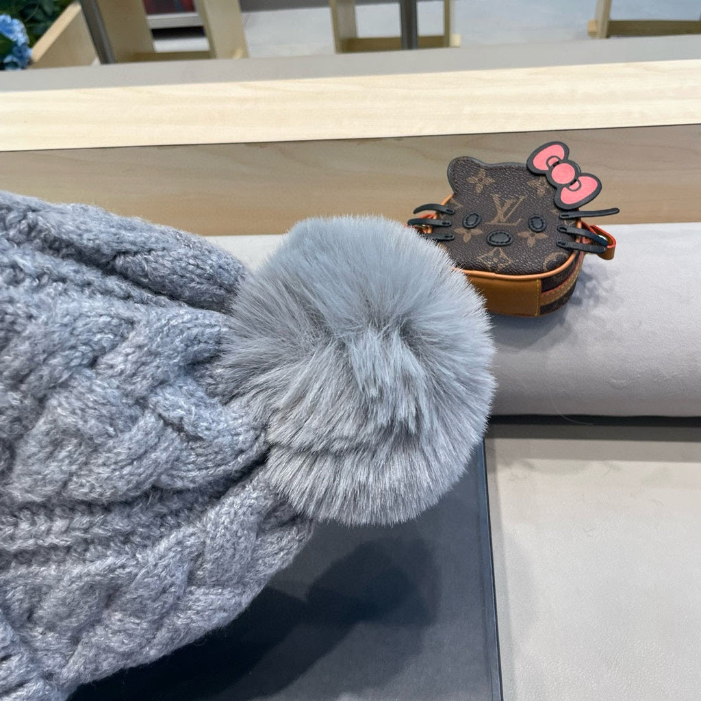 KNITTED BEANIE HAT IN GRAY WOOL AND LAMB FUR 430046