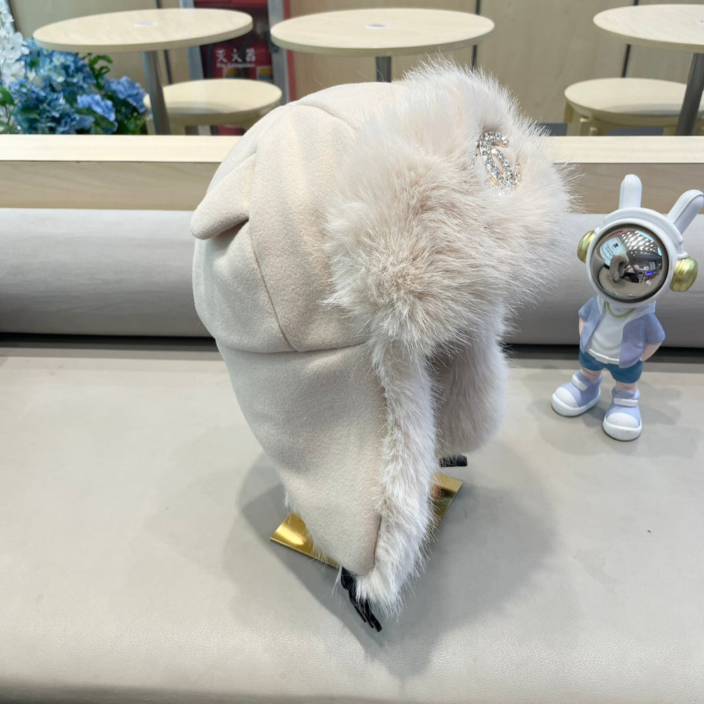 TRAPPER HAT IN WHITE SUEDE AND LAMB FUR 429971