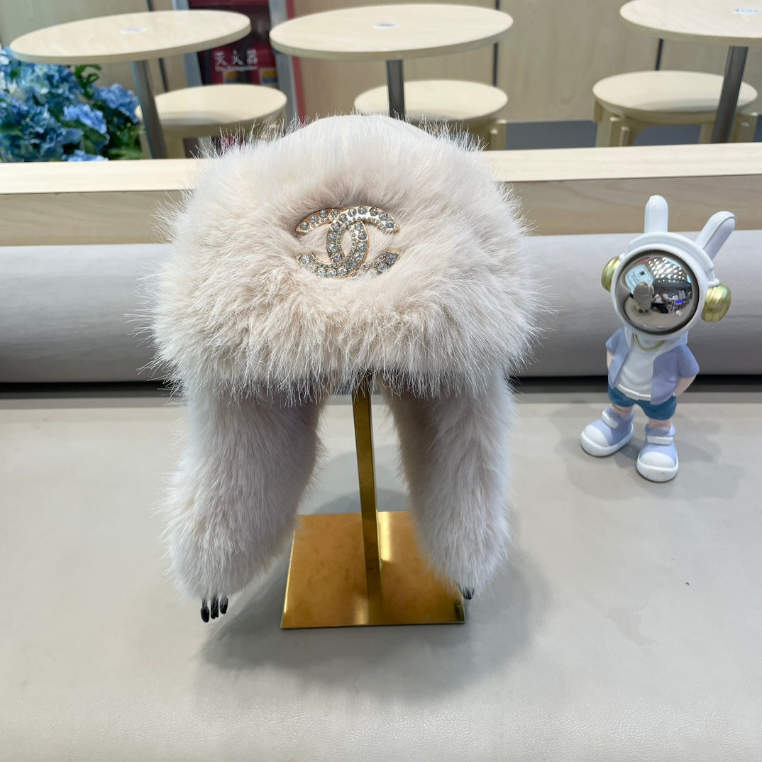 TRAPPER HAT IN WHITE SUEDE AND LAMB FUR 429971