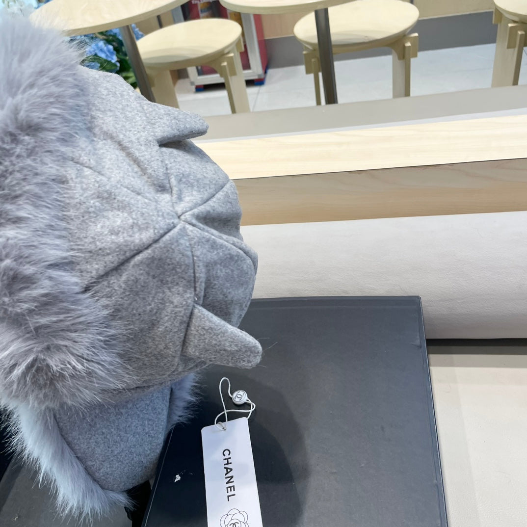 TRAPPER HAT IN SHARK GRAY SUEDE AND LAMB FUR 429973