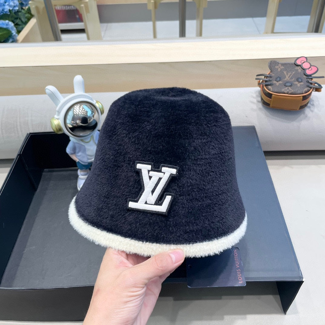 BUCKET HAT IN NAVY BLUE MIX WHITE LAMB FUR 431378