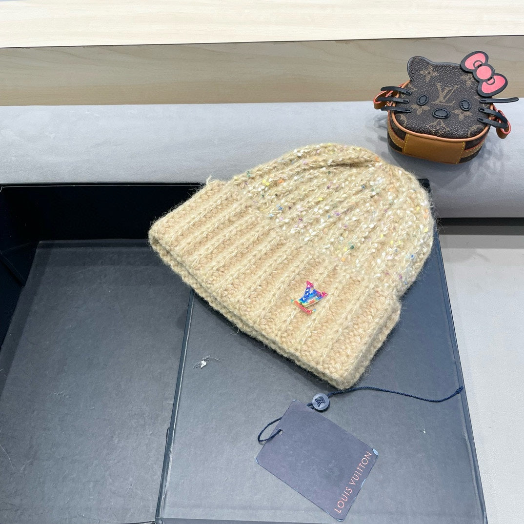 KNITTED BEANIE HAT IN CREAM BEIGE WOOL 431618