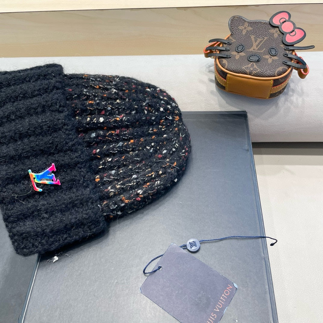 KNITTED BEANIE HAT IN BLACK WOOL 431619