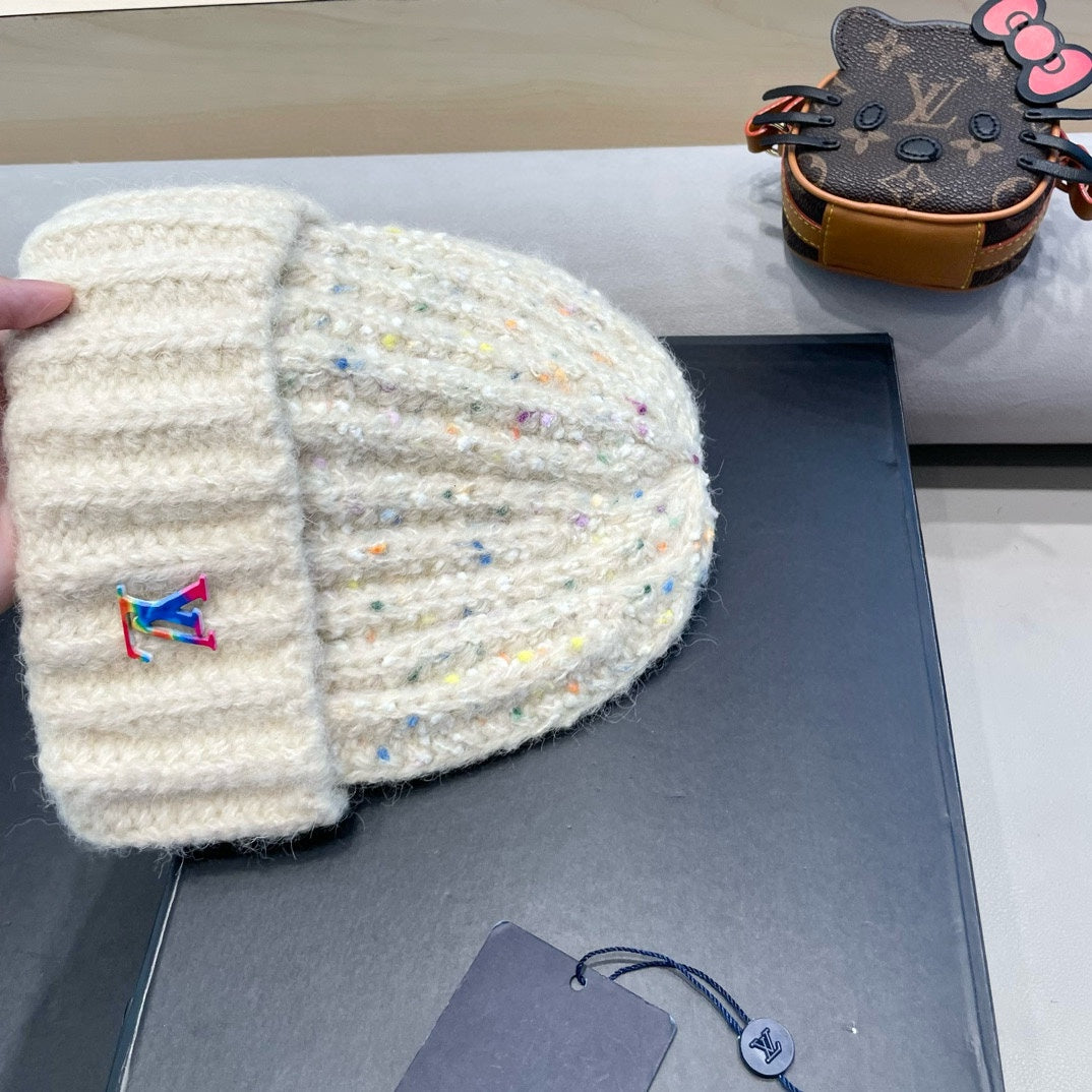 KNITTED BEANIE HAT IN WHITE WOOL 431620