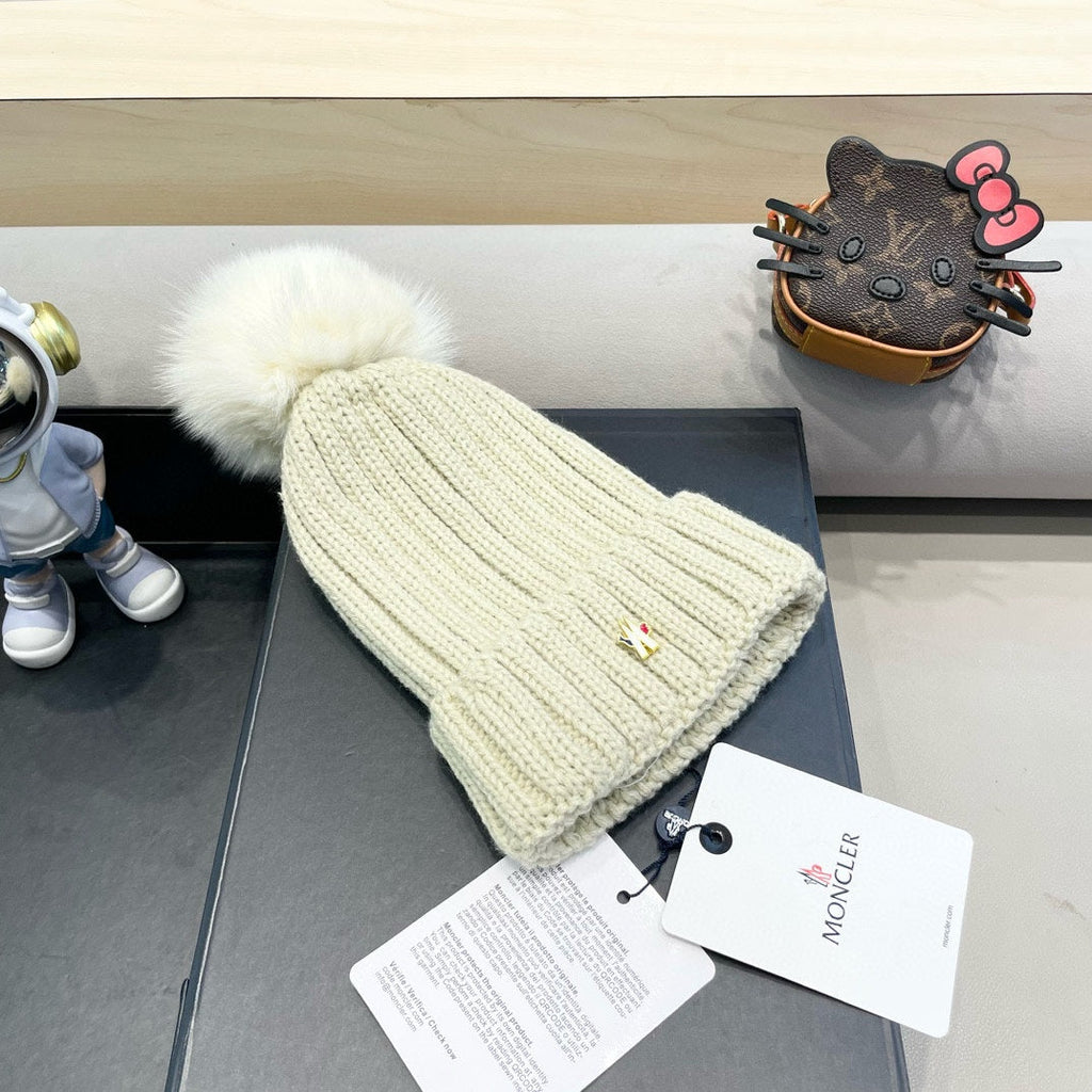 WOOL BEANIE WITH POM POM BEIGE 435048