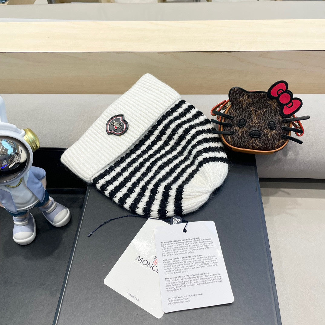 BEANIE HAT IN WHITE MIX BLACK CASHMERE 436733