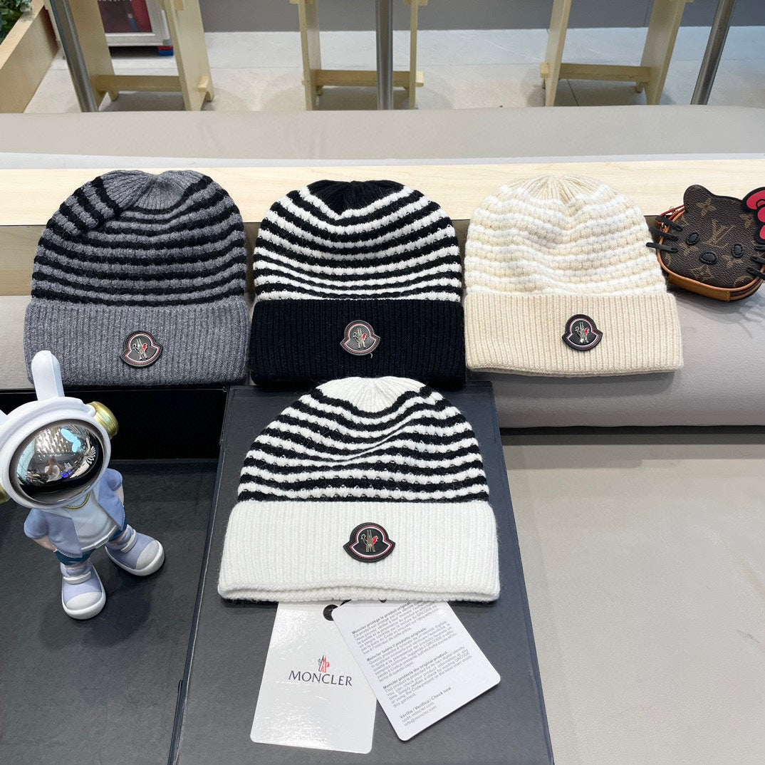 BEANIE HAT IN WHITE MIX BLACK CASHMERE 436733