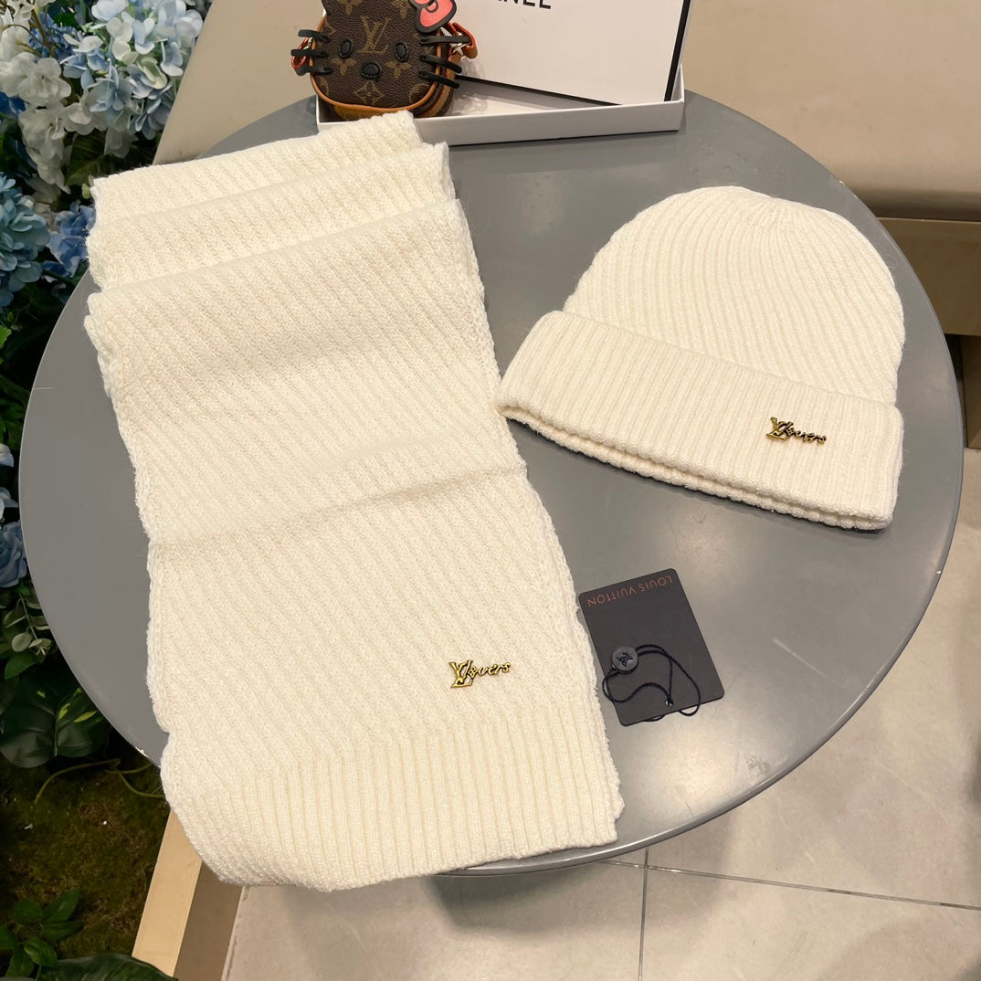 SET SCARF AND HAT IN WHITE WOOL 436223