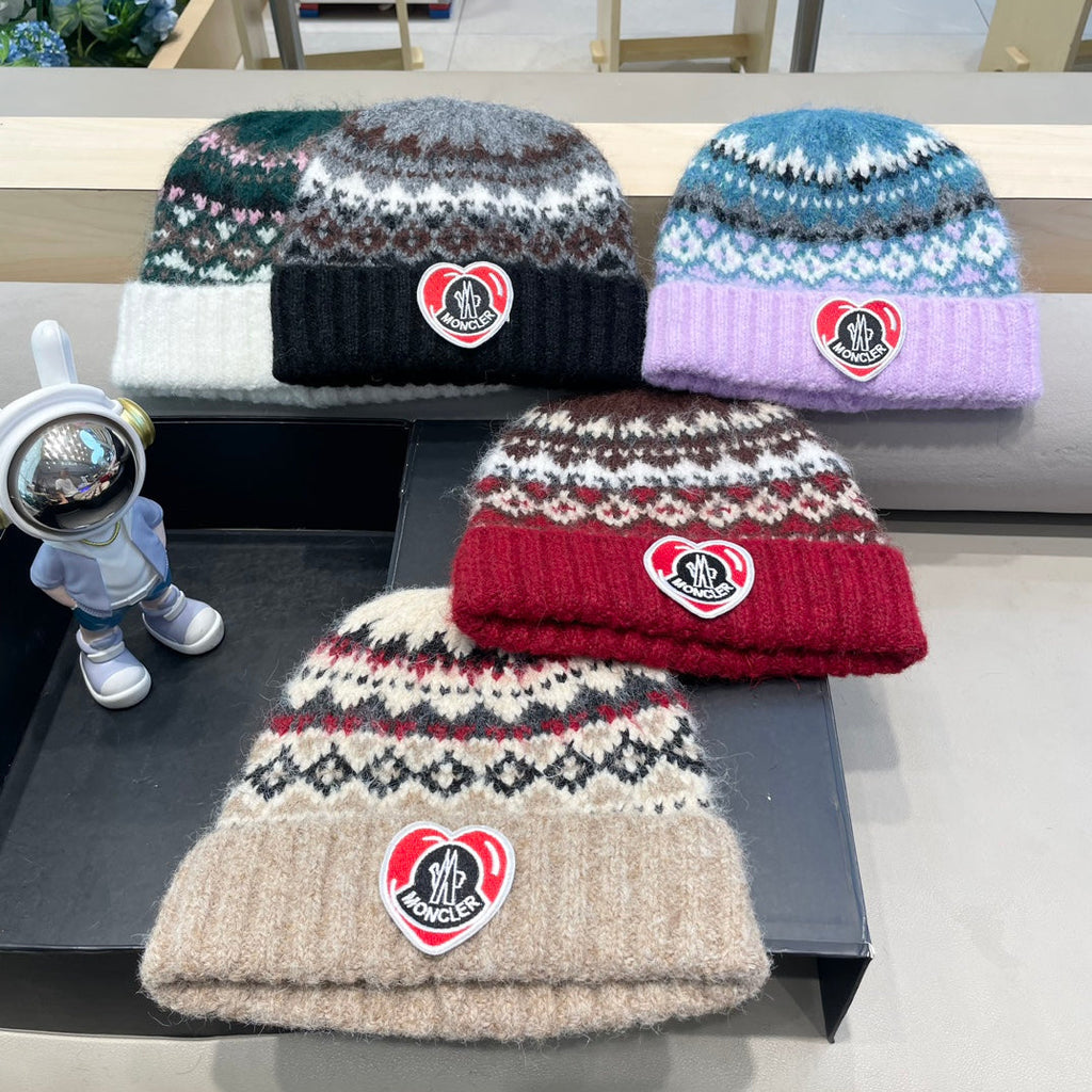 BEANIE HAT IN COLORFUL WOOL 438147