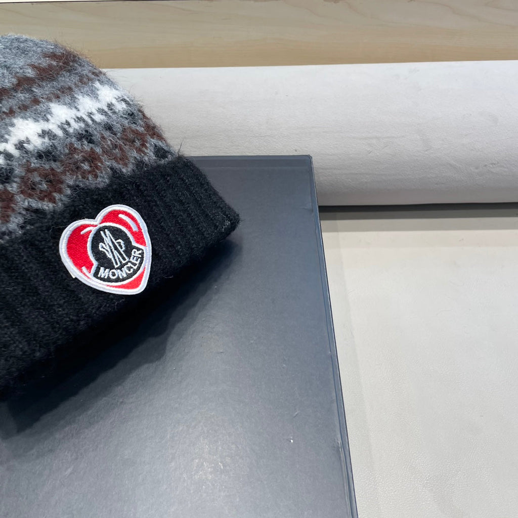 BEANIE HAT IN COLORFUL WOOL 438145