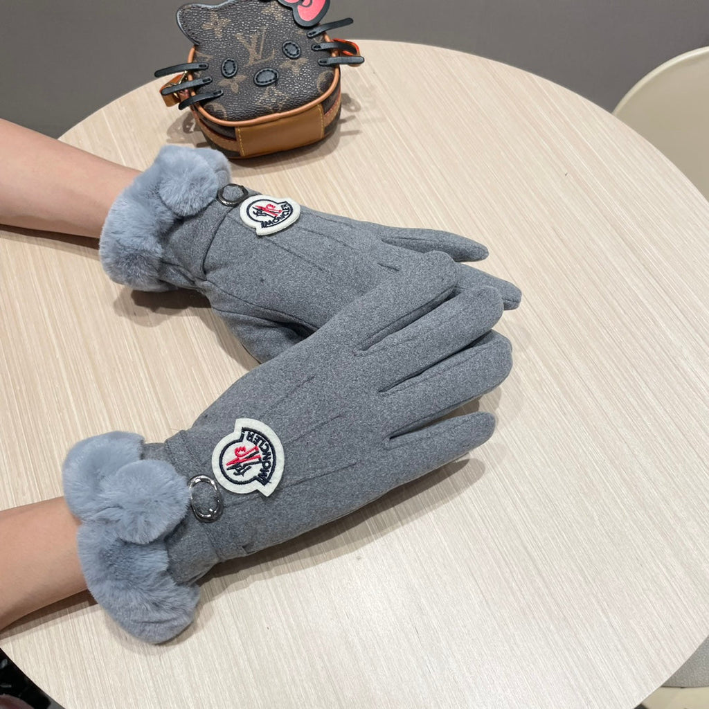 GLOVES IN COOL GRAY WOOL WITH RABBIT FUR 439080