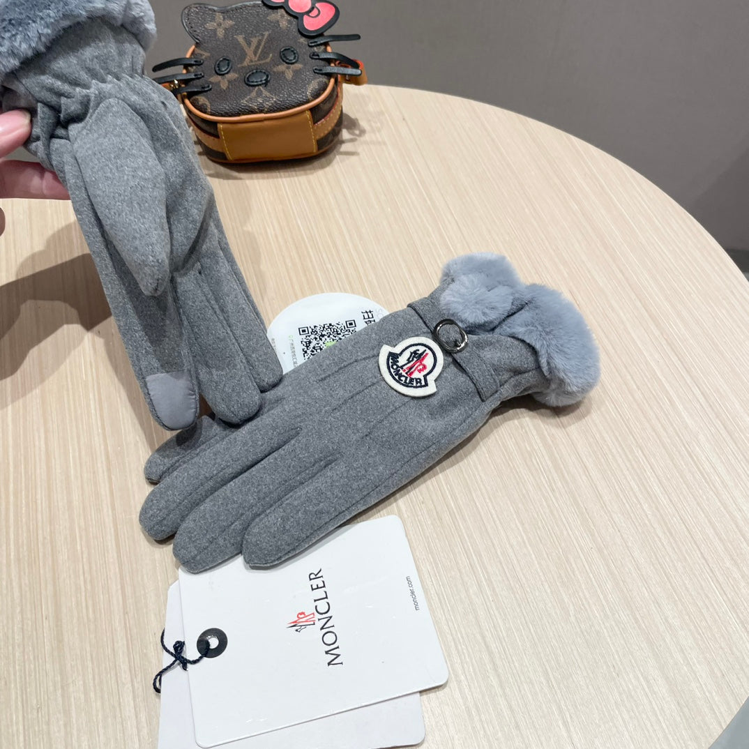 GLOVES IN COOL GRAY WOOL WITH RABBIT FUR 439080