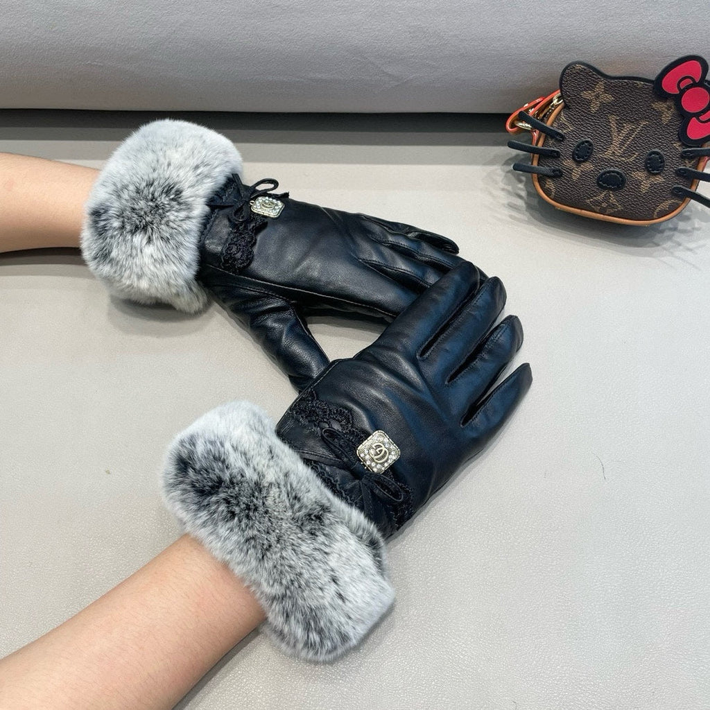 TOUCHSCREEN GLOVES IN BLACK LAMBSKIN AND MINK FUR 460071
