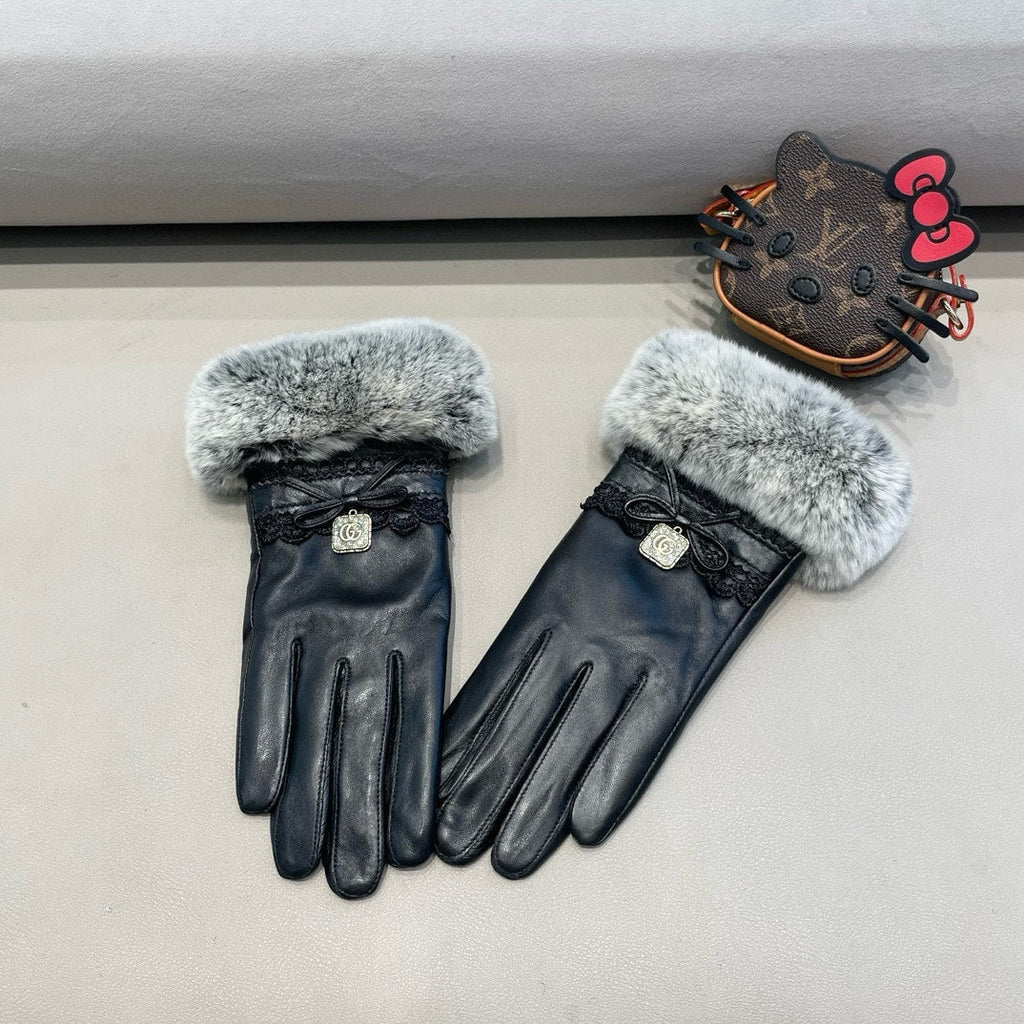 TOUCHSCREEN GLOVES IN BLACK LAMBSKIN AND MINK FUR 460071