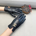 GLOVES IN BLACK LAMBSKIN WITH GOLD LOGO 462414