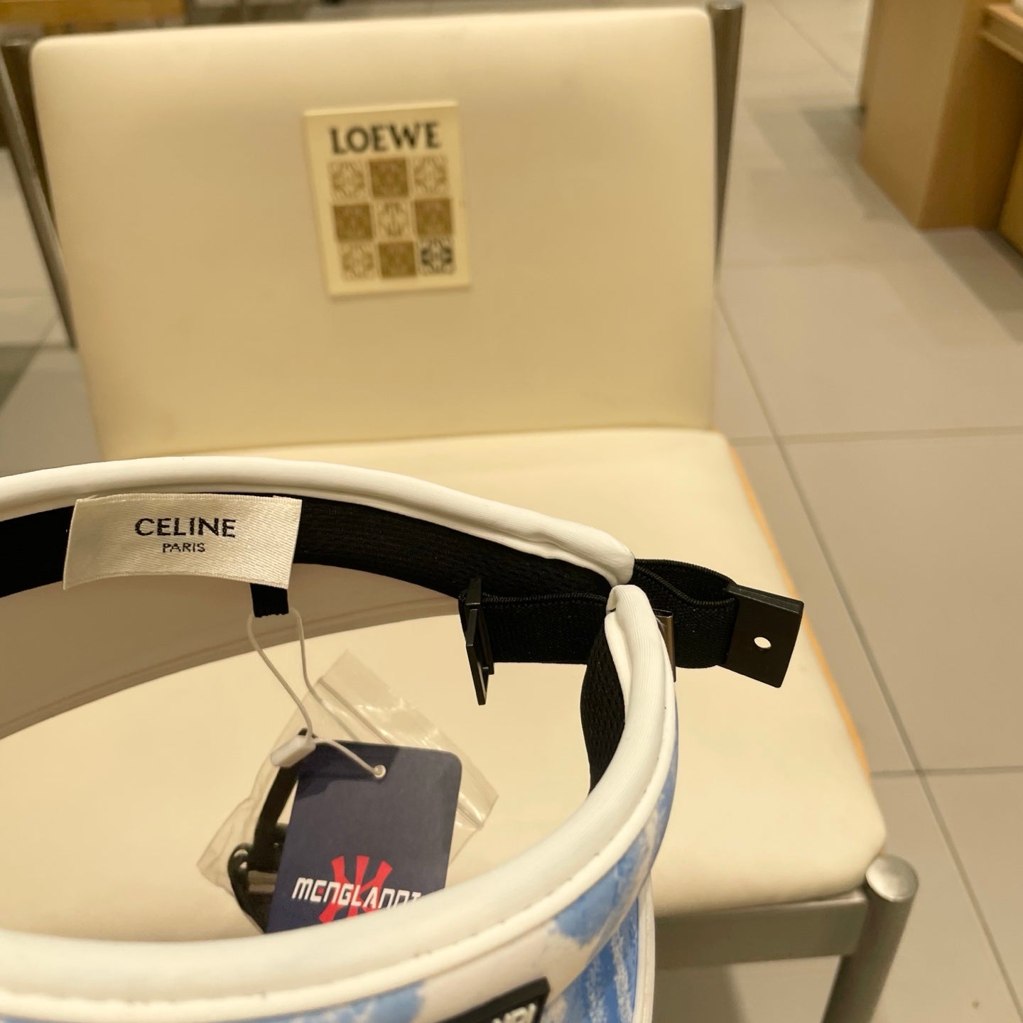 VISOR HAT MODEL 652201 IN BLUE AND WHITE FABRIC