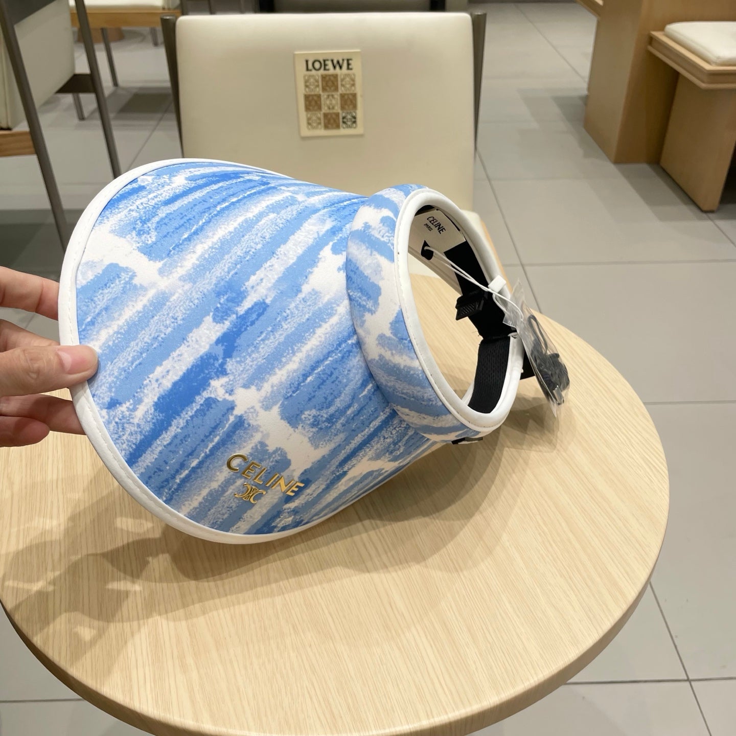 VISOR HAT MODEL 652201 IN BLUE AND WHITE FABRIC