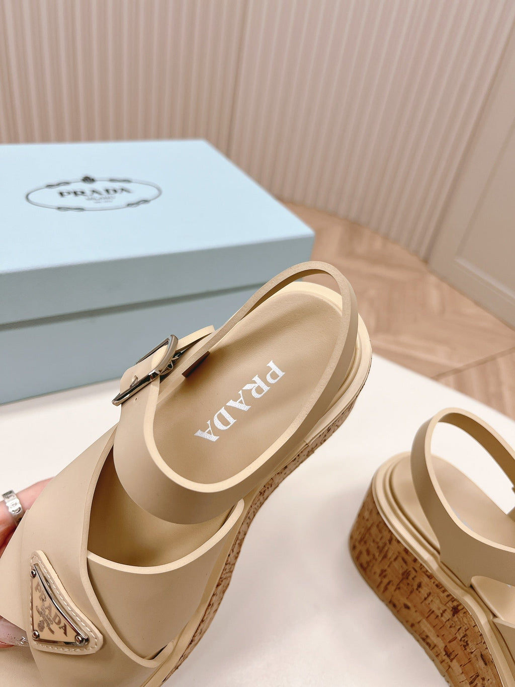 PRA WEDGE PLATFORM SANDALS BEIGE CALFSKIN