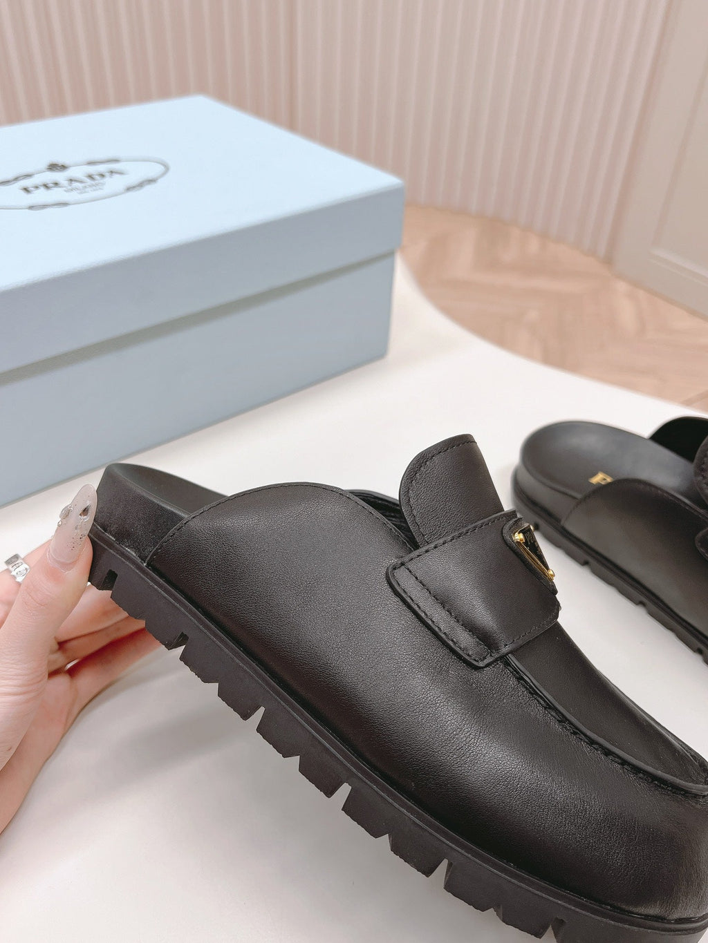 PRA SABOTS MULES BLACK CALFSKIN