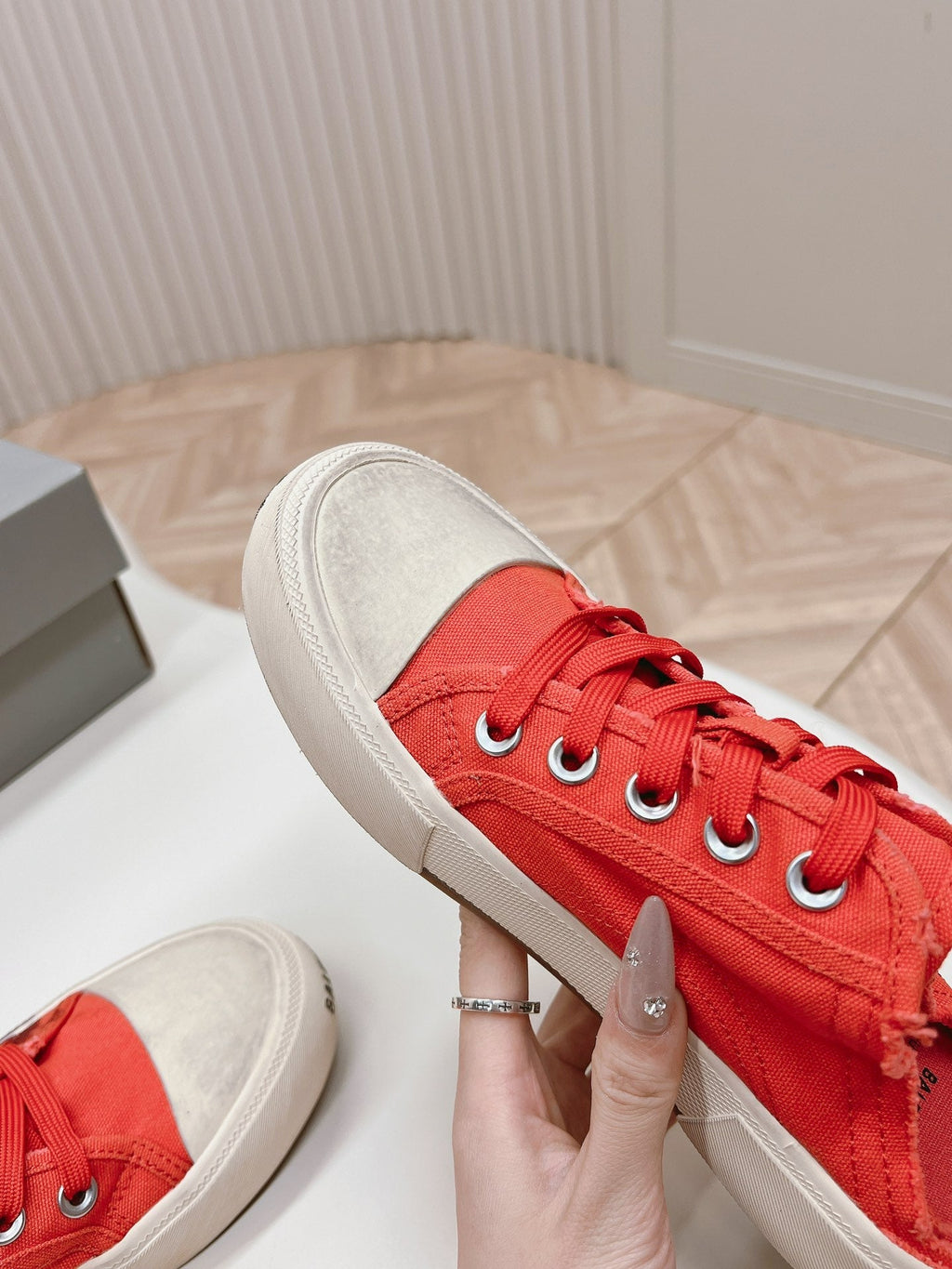 SNEAKER MULES IN RED CANVAS GRAFFITI LOGO