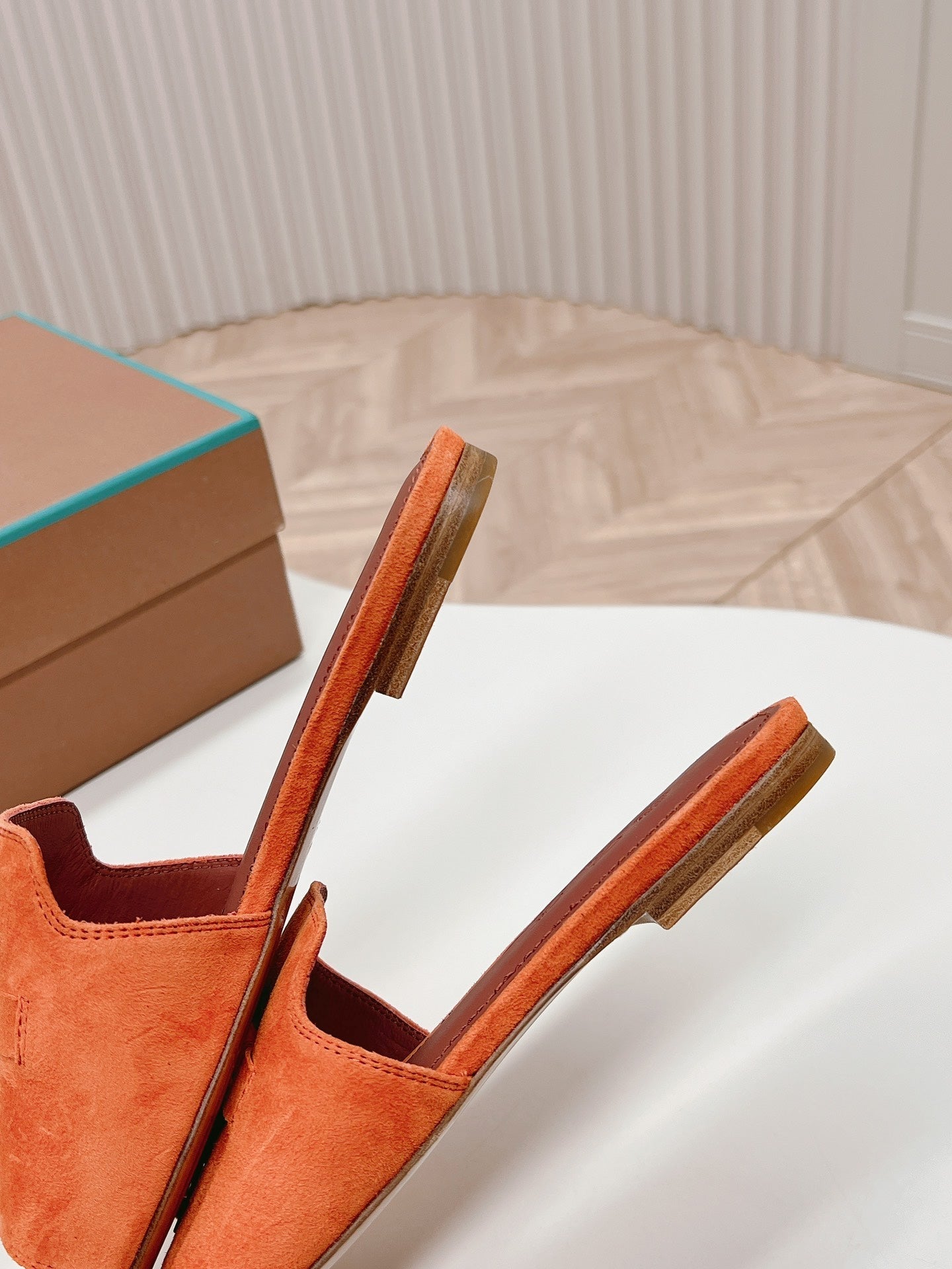 LP SUMMER CHARMS SANDALS IN ORANGE SUEDE