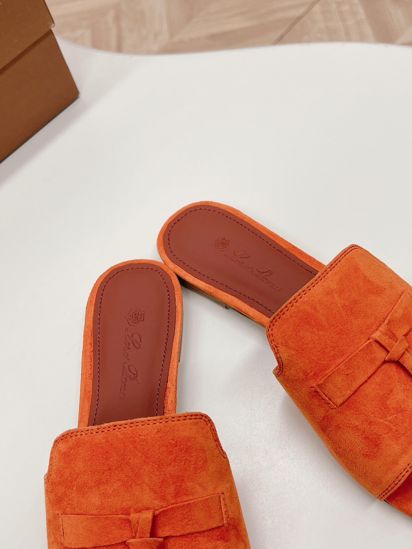 LP SUMMER CHARMS SANDALS IN ORANGE SUEDE