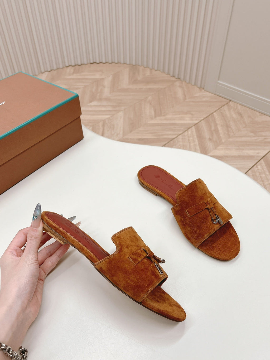 LP SUMMER CHARMS SANDALS IN BROWN SUEDE