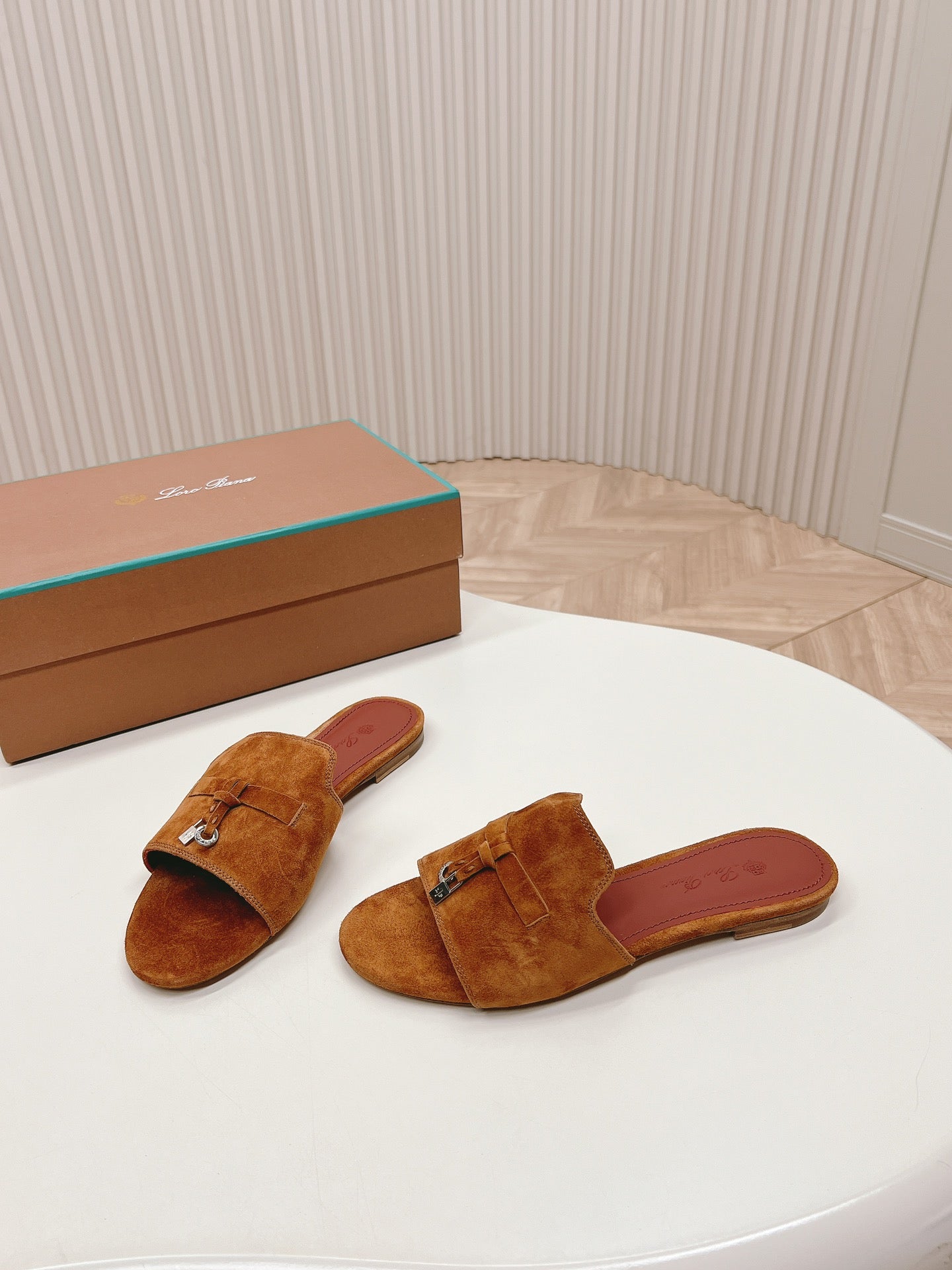 LP SUMMER CHARMS SANDALS IN BROWN SUEDE