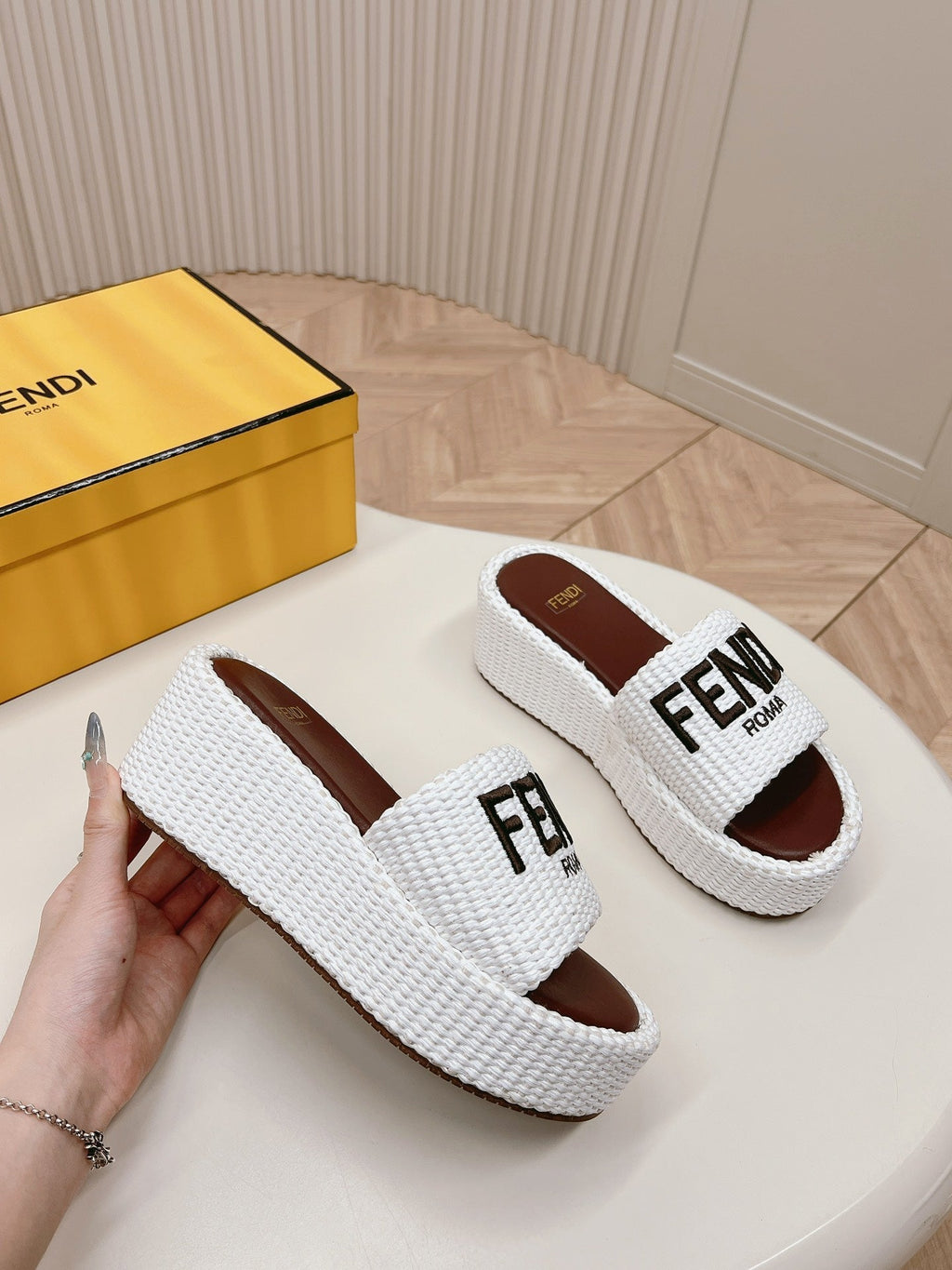 FENDI SIGNATURE WEDGE PLATFORM 6 CM IN WHITE FIBRE WITH BROWN EMBROIDERED LOGO