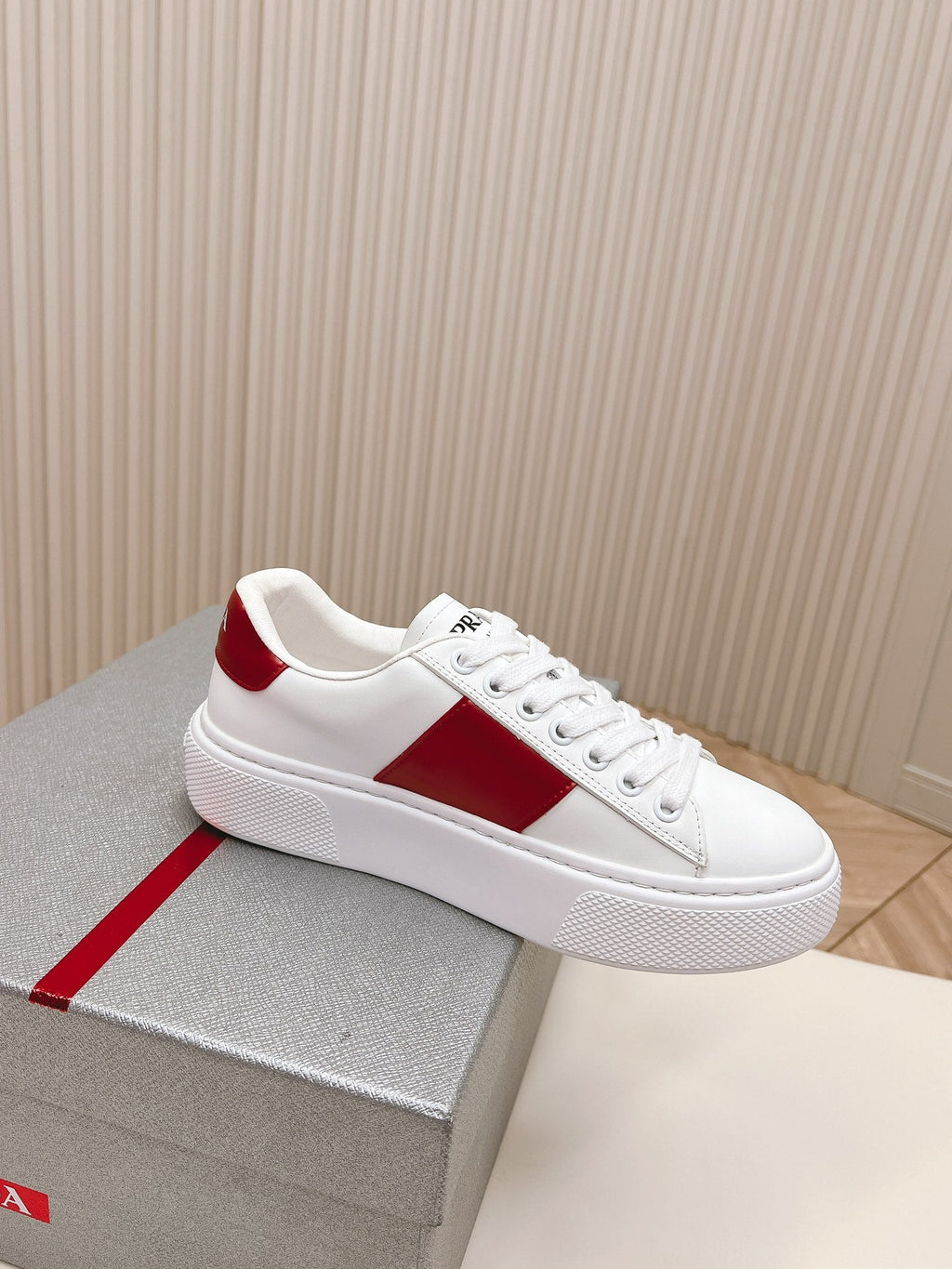 PRA LEATHER LOGO OUTLET SNEAKERS BLACK AND CHERRY CALFSKIN