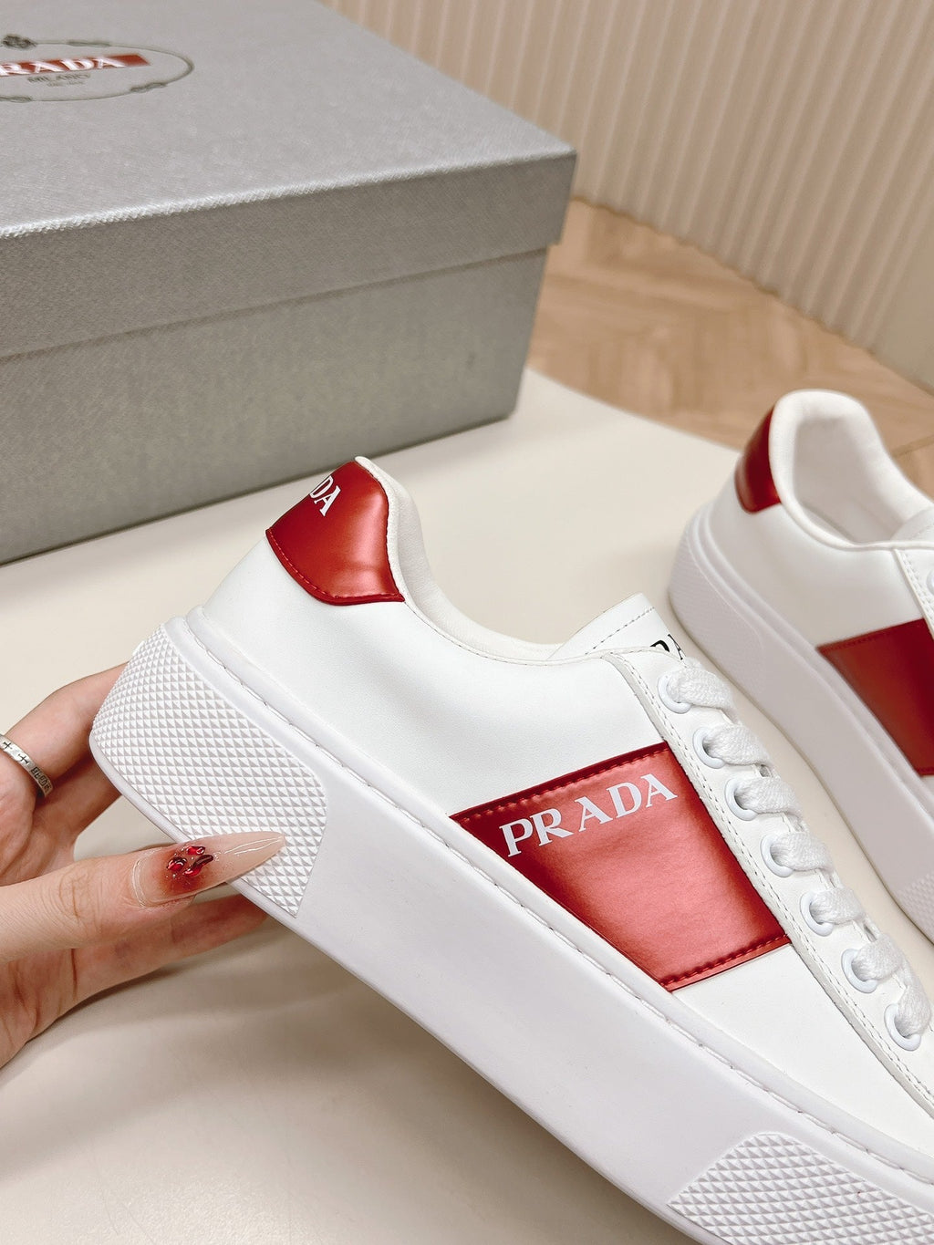 PRA LEATHER LOGO OUTLET SNEAKERS BLACK AND CHERRY CALFSKIN