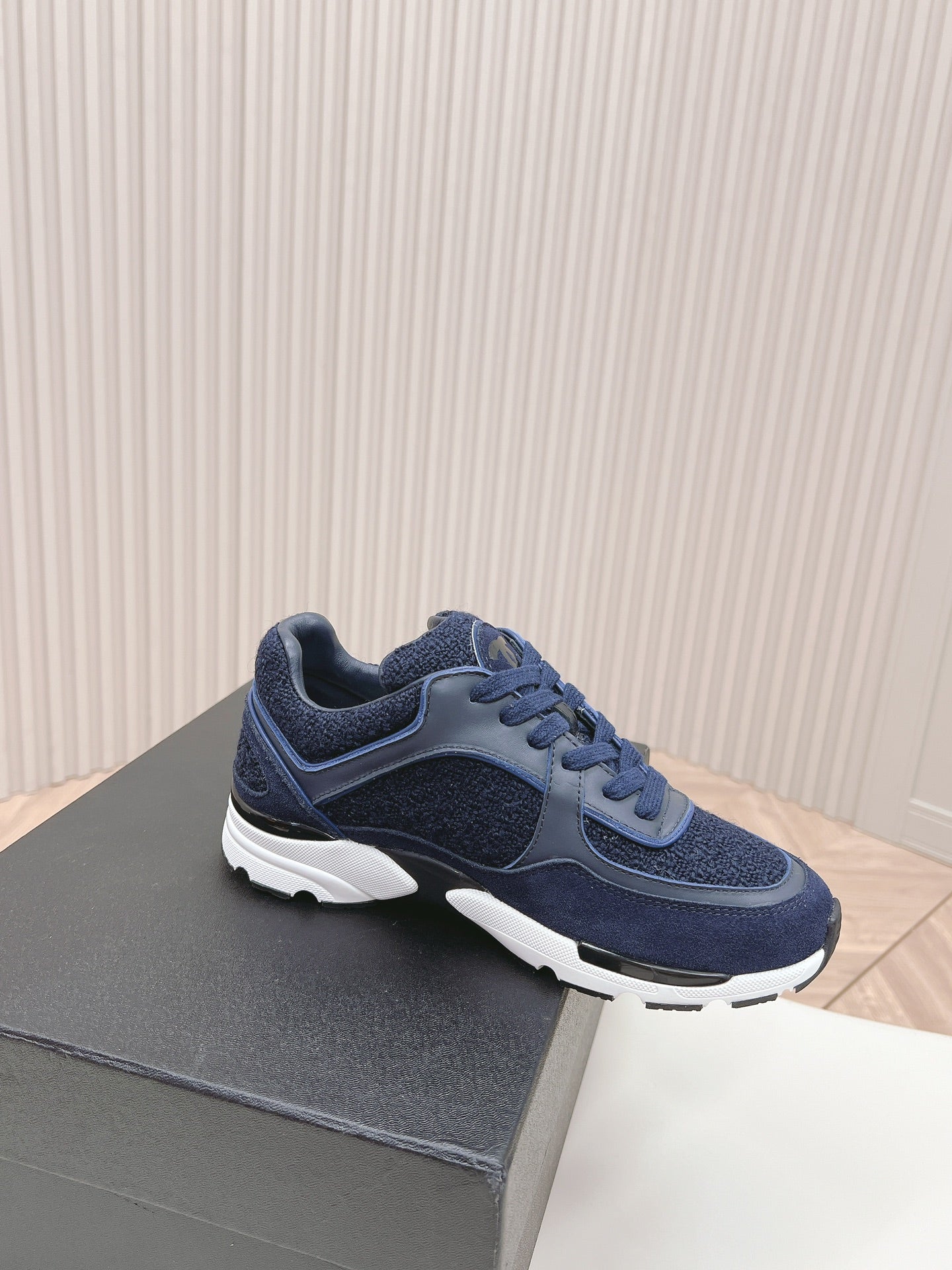 TRAINERS IN MIDNIGHT BLUE SUEDE AND CALFSKIN