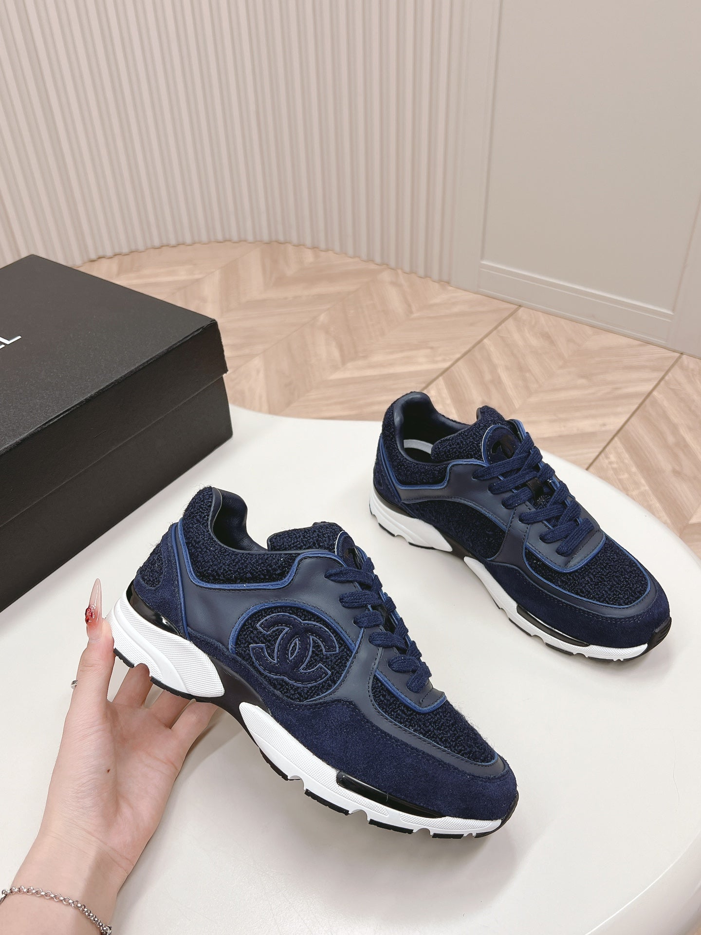 TRAINERS IN MIDNIGHT BLUE SUEDE AND CALFSKIN