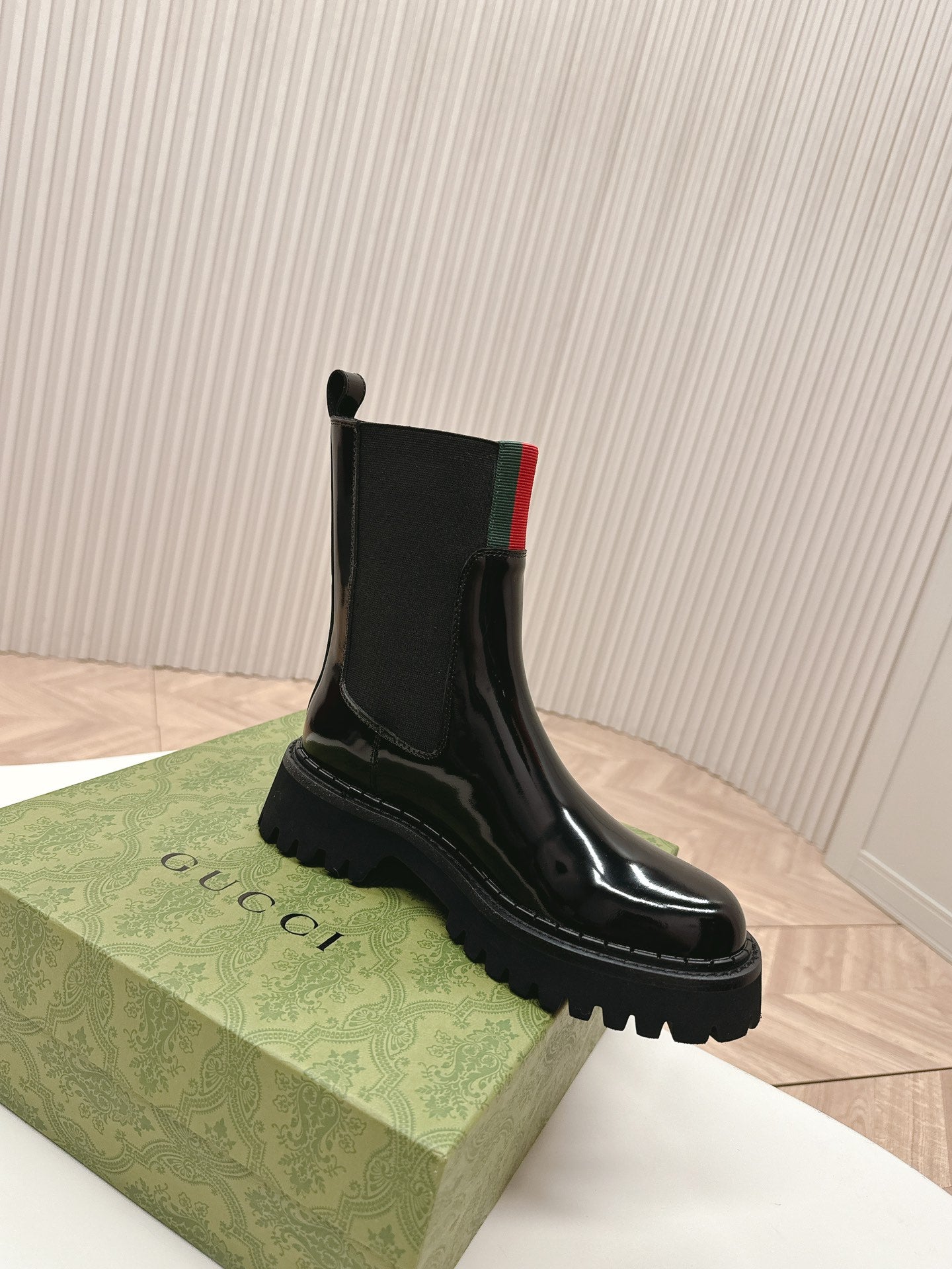 GG CLASSIC MARTIN BOOTS IN BLACK PATENT LEATHER