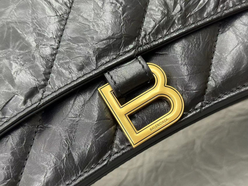 CRUSH MEDIUM CHAIN BAG 31 IN BLACK QUILTED CRUSHED CALFSKIN GOLD HARDWARE