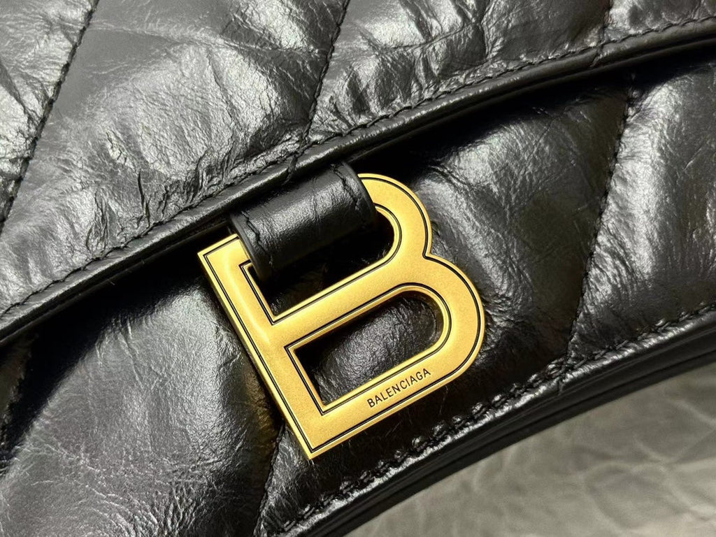 CRUSH SMALL CHAIN BAG 25 IN BLACK QUILTED CRUSHED CALFSKIN GOLD HARDWARE
