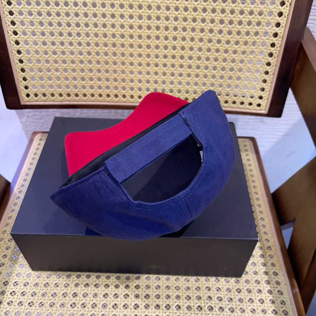 MM BASEBALL CAP IN NAVY BLUE AND RED FABRIC WITH LOGO EMBROIDERY