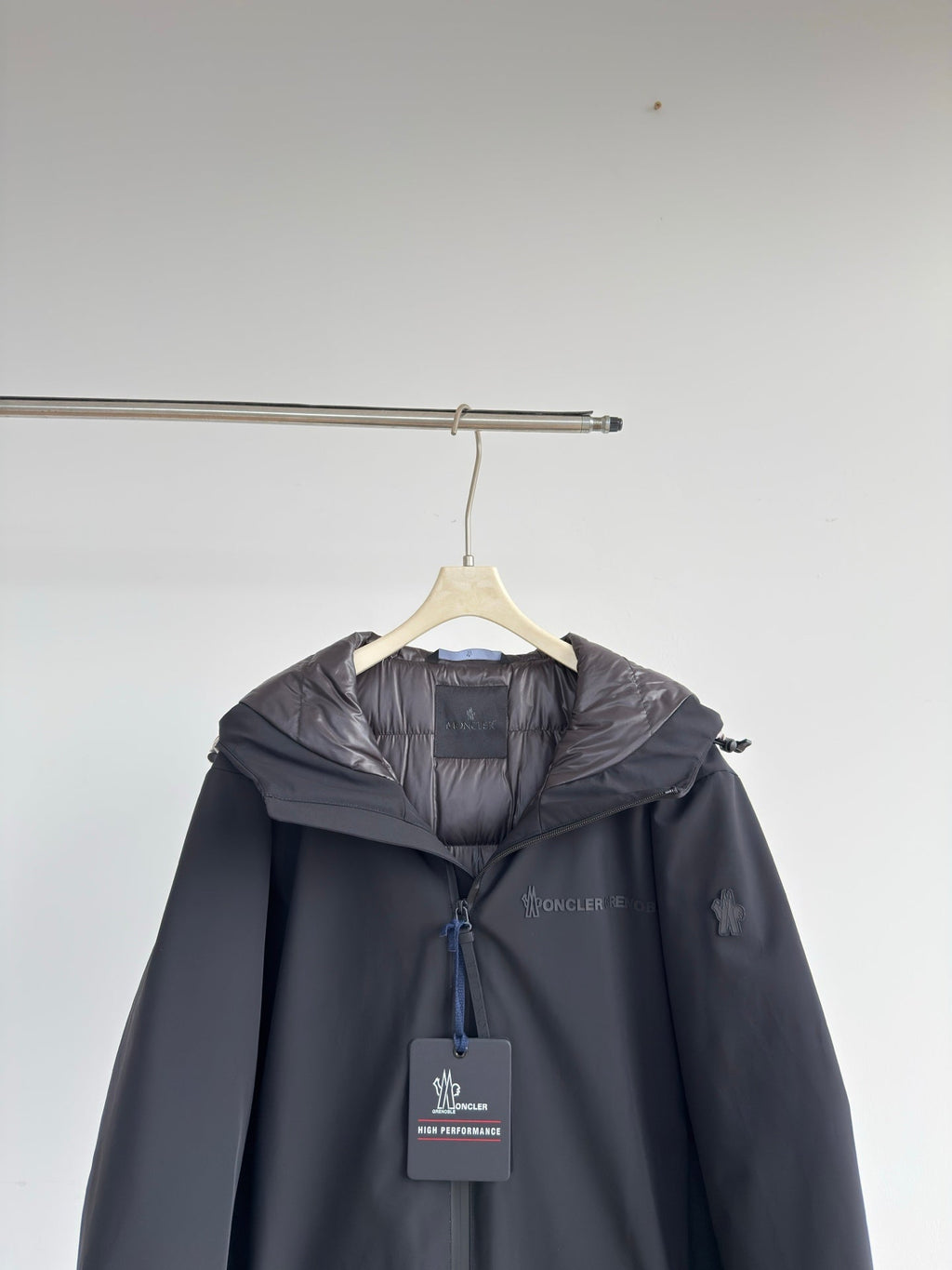 MONCLER 25S WATER-RESISTANT HOODED DOWN JACKET 230