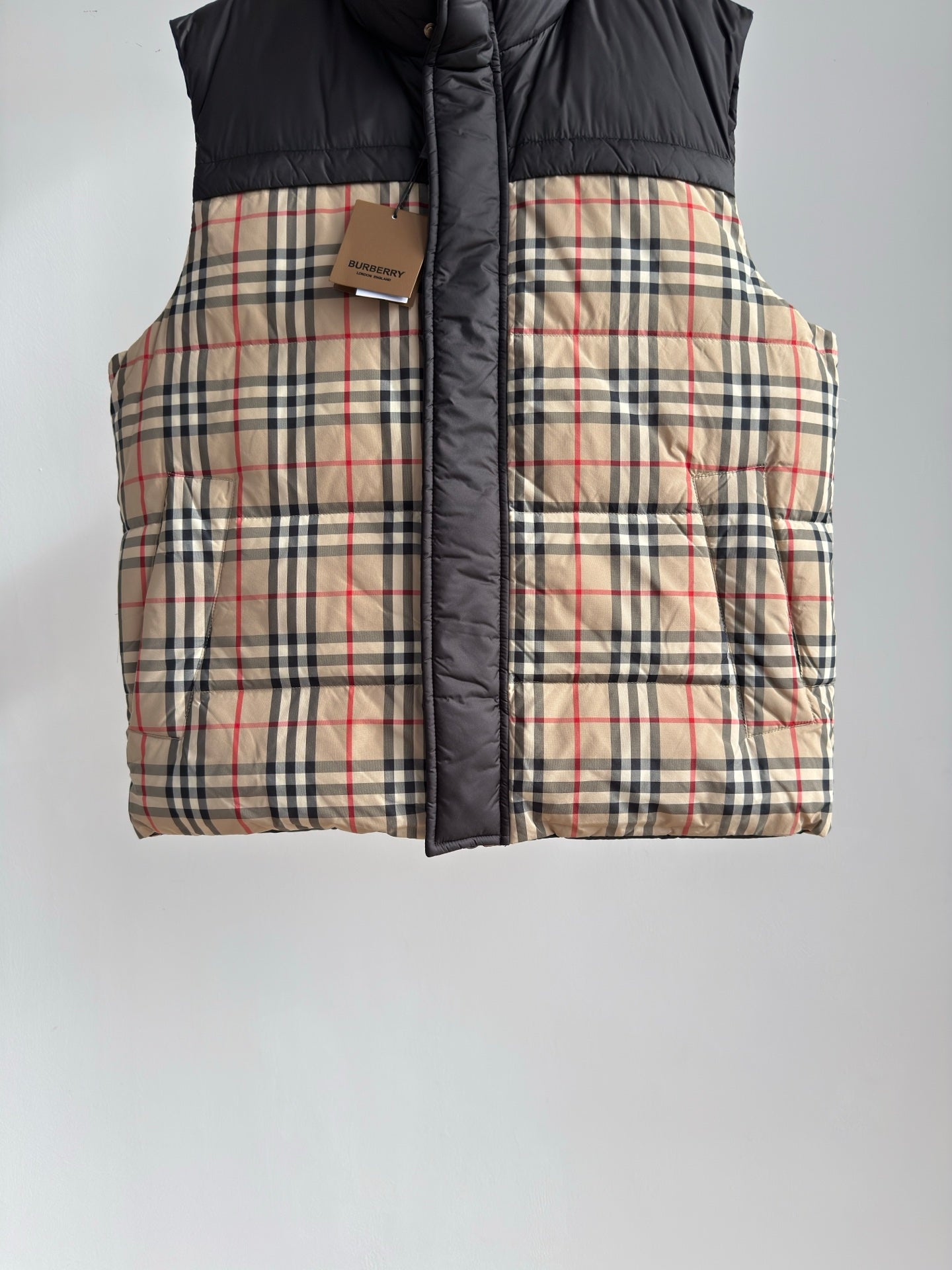 BURBERRY 25S PUFFER VEST 323
