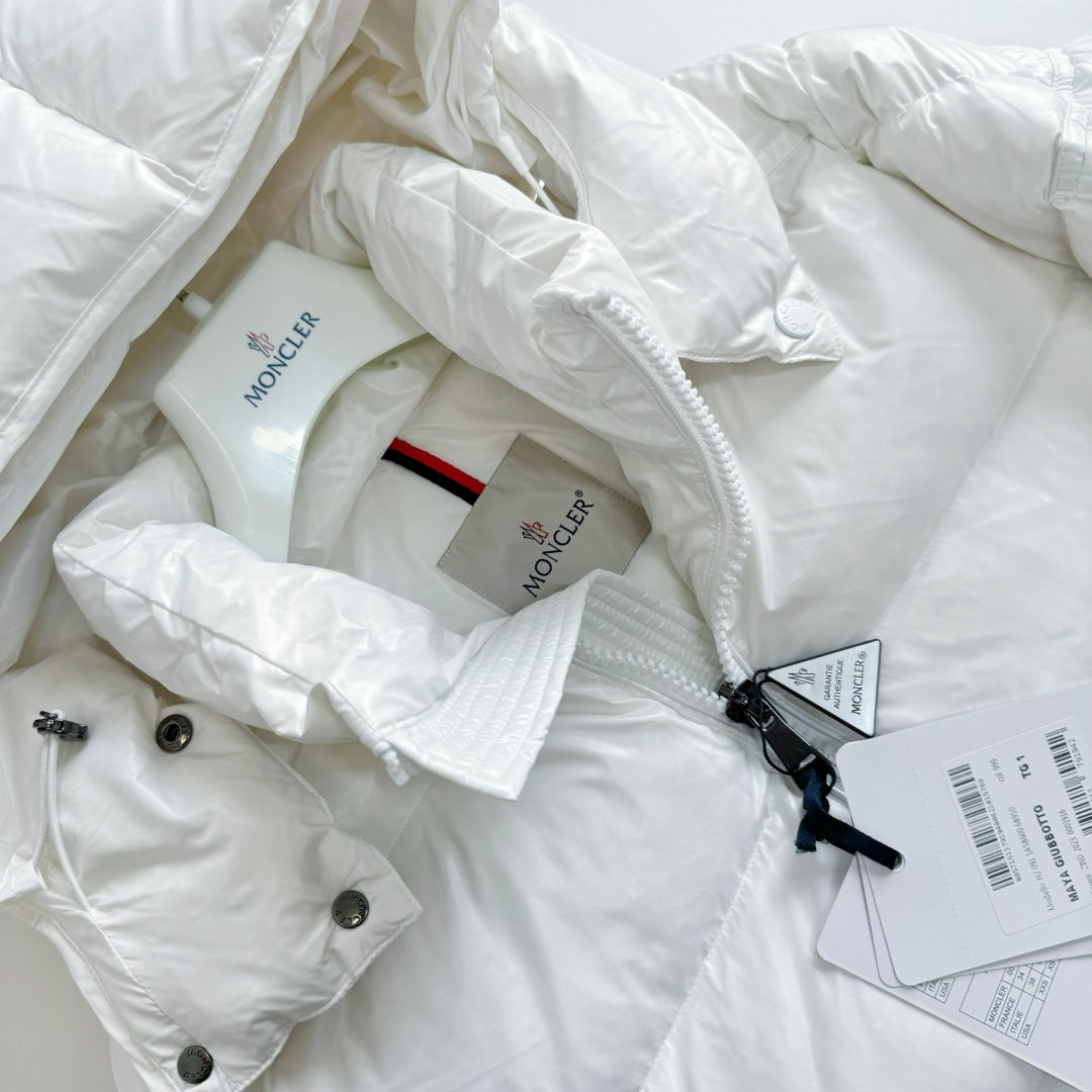 MONCLER 25S GOOSE DOWN JACKET 196