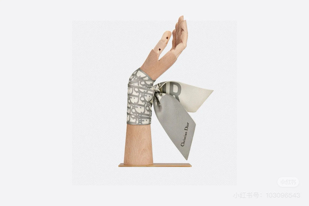 DIOR TWILLY 100 CM IN SILK 714358