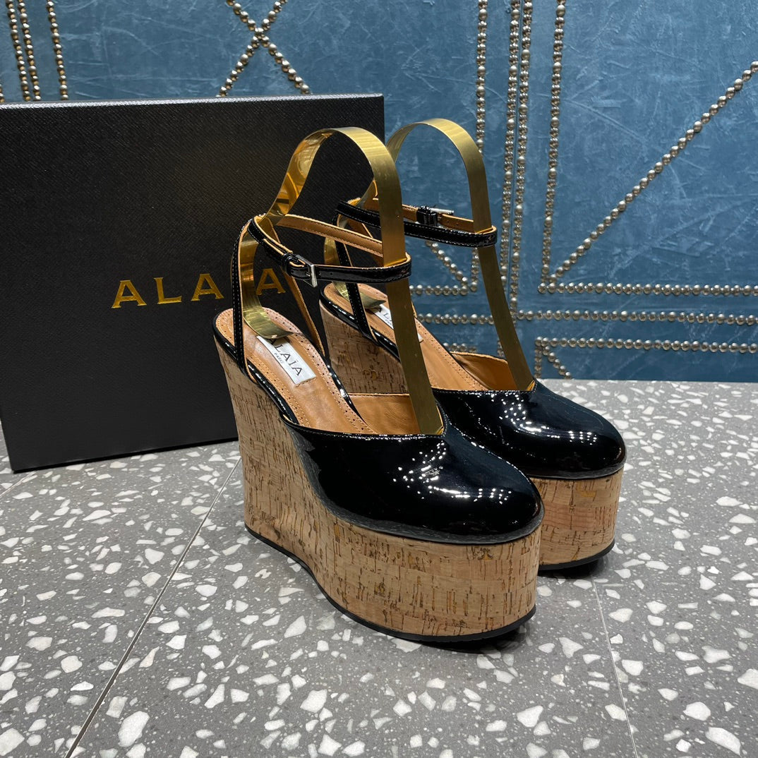 ALAIA WEDGE PUMP 15 CM IN BLACK LAMBSKIN AND BEIGE RUBBER