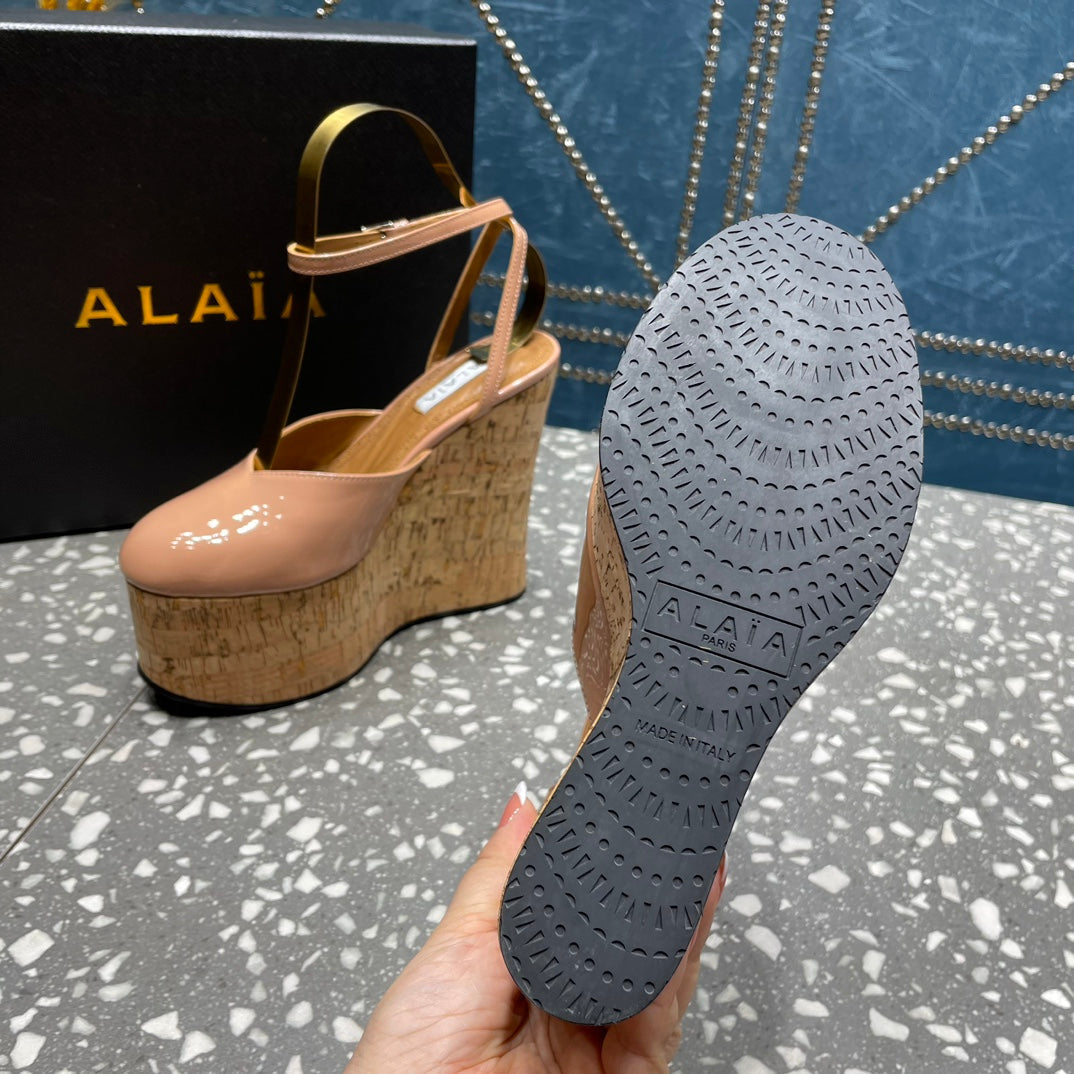 ALAIA WEDGE PUMP 15 CM IN ALMOND BEIGE LAMBSKIN AND BEIGE RUBBER