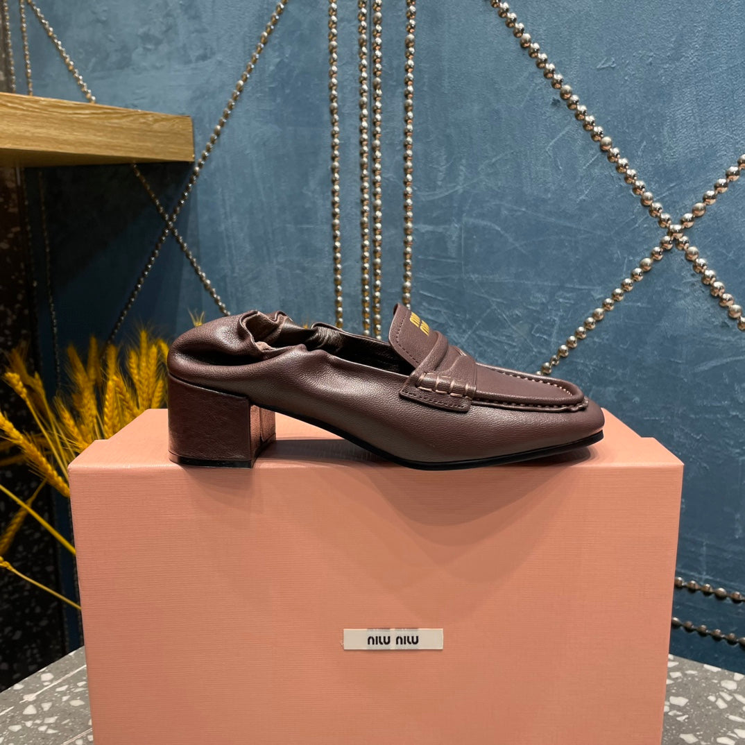 HIGH BROGUE LOAFERS IN CHESTNUT BROWN LAMBSKIN